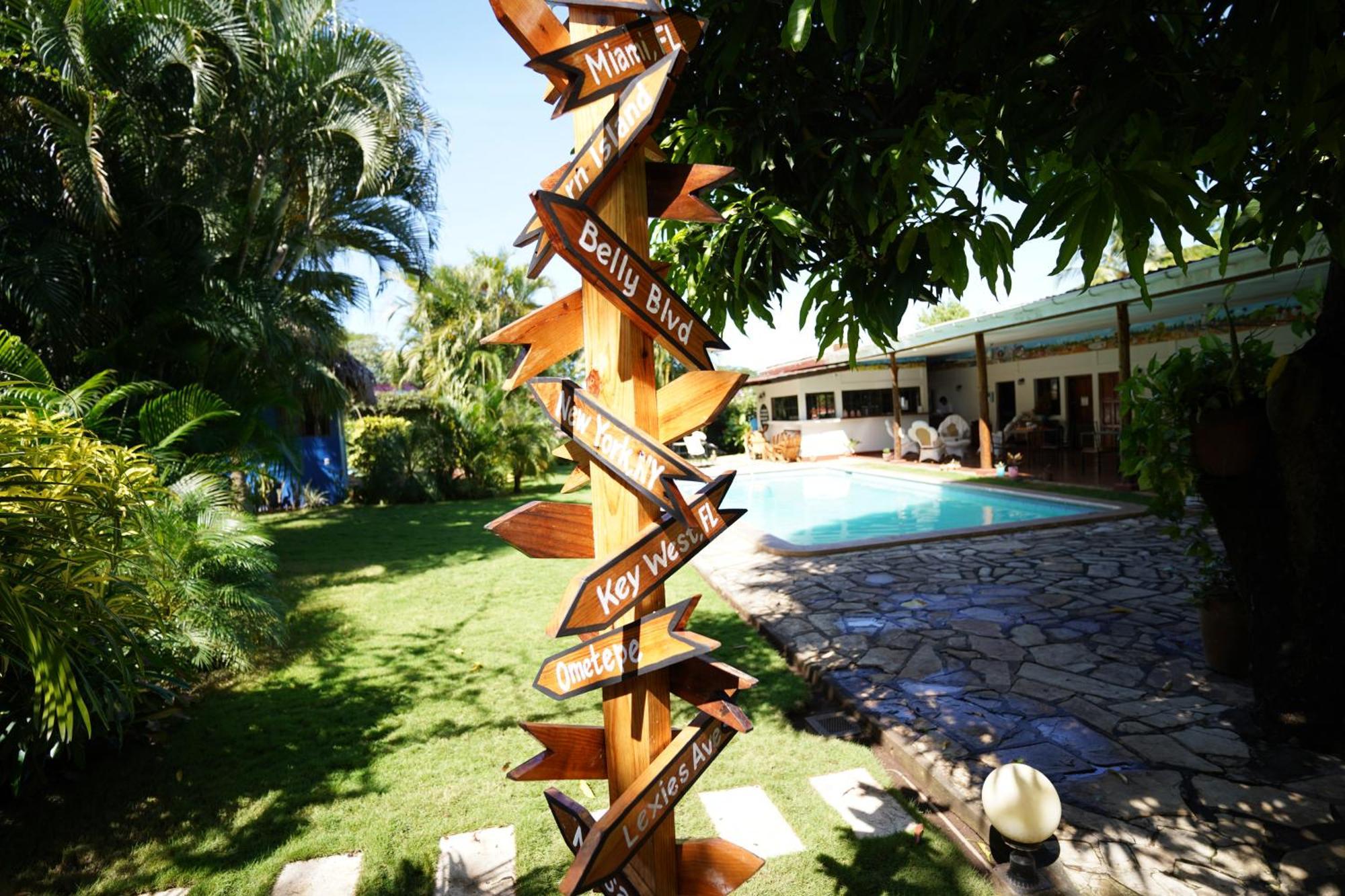 Hotel Mariposa León Dış mekan fotoğraf